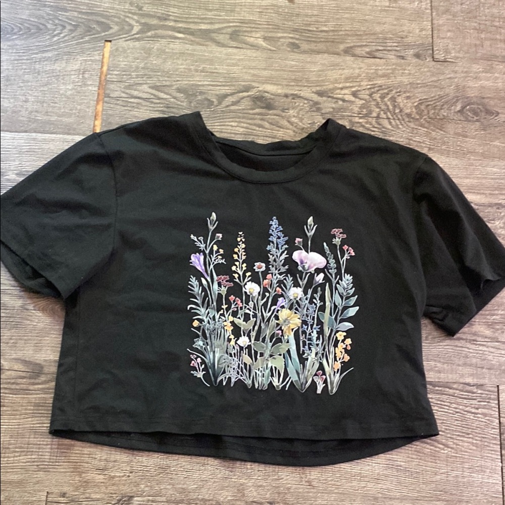 Black Floral Graphic Crop Top